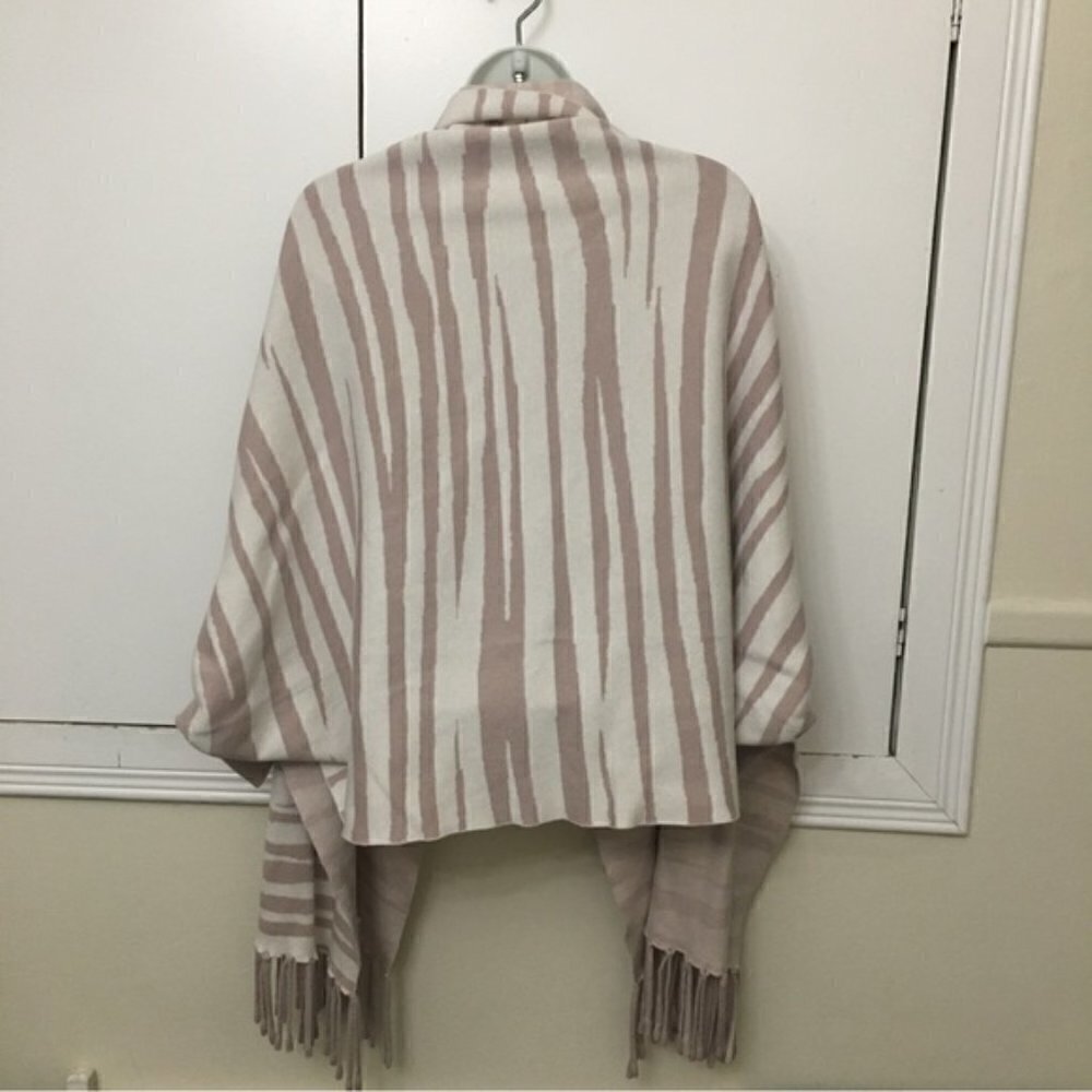 Soia & Kyo Pink Animal Print Knit Scarfigan with Fringe - Picture 6 of 10